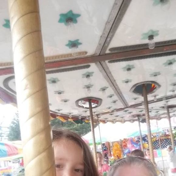 Meet your Posher, Faye - Picture 1 of 1